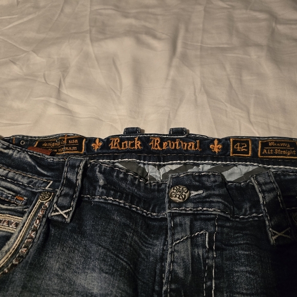 Rock Revival Jeans - Picture 3 of 3